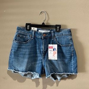 Size 8, Signature by Levi, shorts